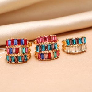 Color Diamond Geometric Ring